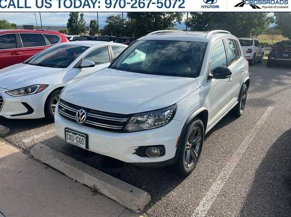 VOLKSWAGEN TIGUAN 2017 WVGTV7AX5HW511940 image