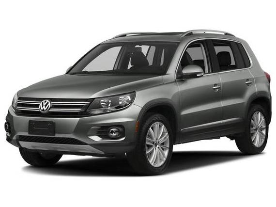 VOLKSWAGEN TIGUAN 2017 WVGAV7AX2HK030851 image
