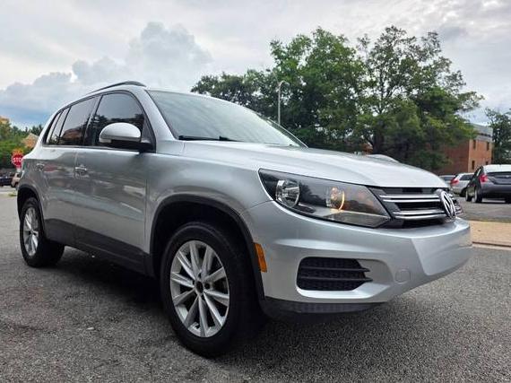 VOLKSWAGEN TIGUAN 2017 WVGAV7AX5HK054397 image
