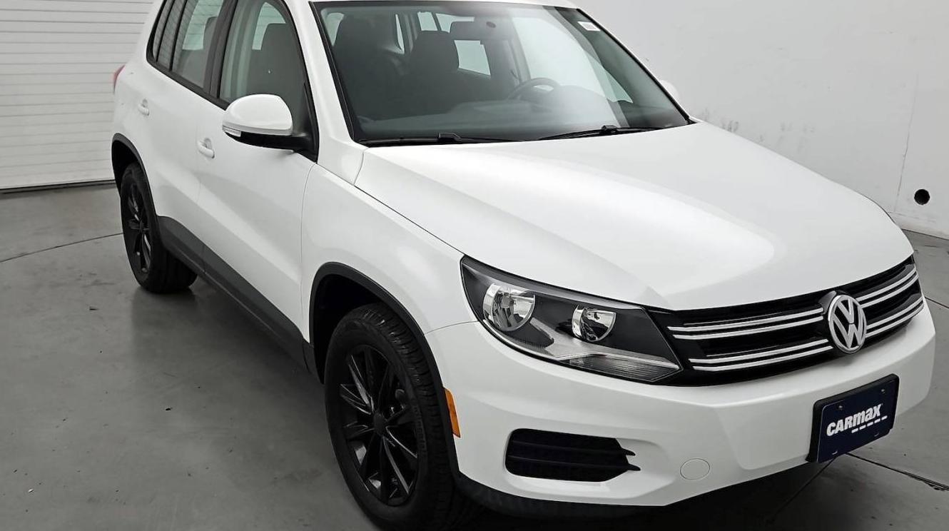 VOLKSWAGEN TIGUAN 2017 WVGBV7AX9HK046596 image