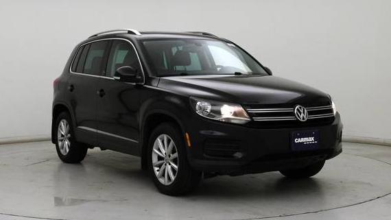 VOLKSWAGEN TIGUAN 2017 WVGSV7AX3HW504013 image