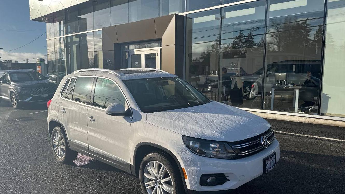 VOLKSWAGEN TIGUAN 2012 WVGBV7AX5CW583094 image