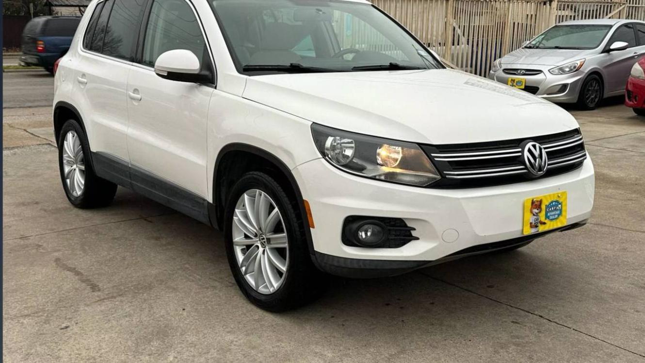 VOLKSWAGEN TIGUAN 2012 WVGAV7AX1CW561699 image