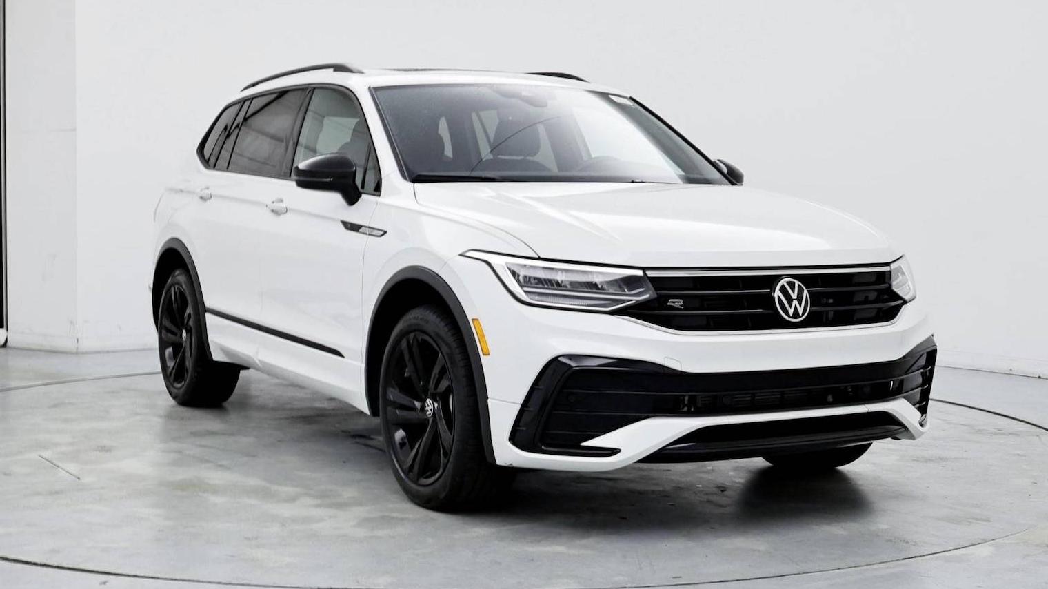 VOLKSWAGEN TIGUAN 2024 3VVCB7AX4RM018413 image