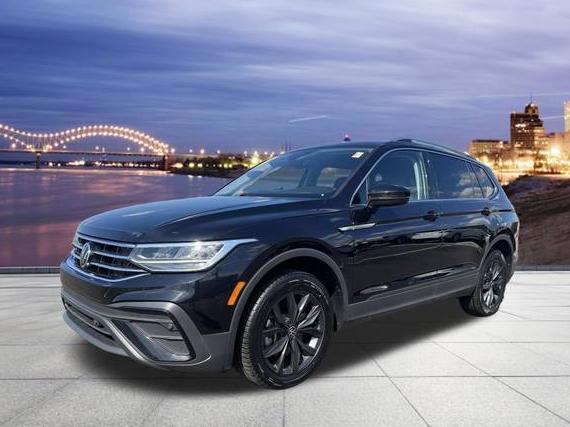 VOLKSWAGEN TIGUAN 2024 3VV3B7AX3RM044632 image