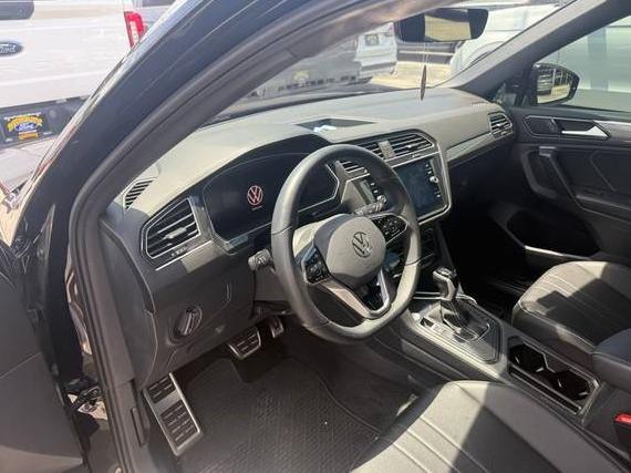 VOLKSWAGEN TIGUAN 2024 3VVCB7AX9RM035482 image