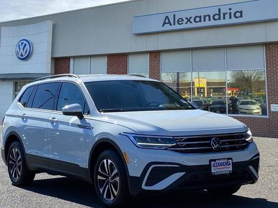 VOLKSWAGEN TIGUAN 2024 3VVRB7AX2RM149737 image