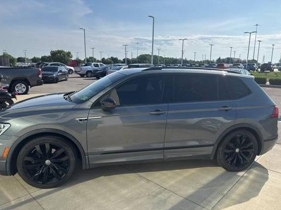 VOLKSWAGEN TIGUAN 2020 3VV2B7AX7LM181558 image