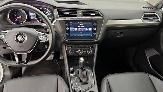 VOLKSWAGEN TIGUAN 2020 3VV2B7AX9LM092624 image