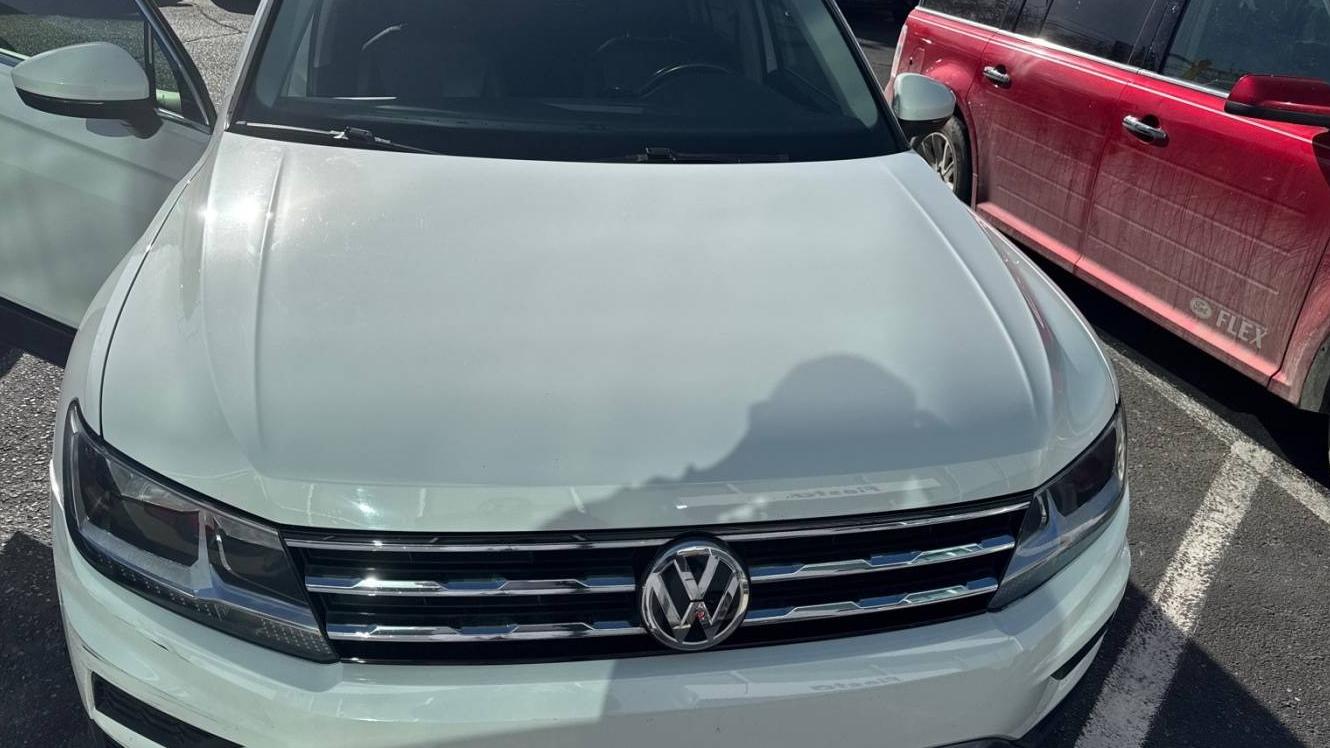 VOLKSWAGEN TIGUAN 2020 3VV3B7AX2LM085826 image