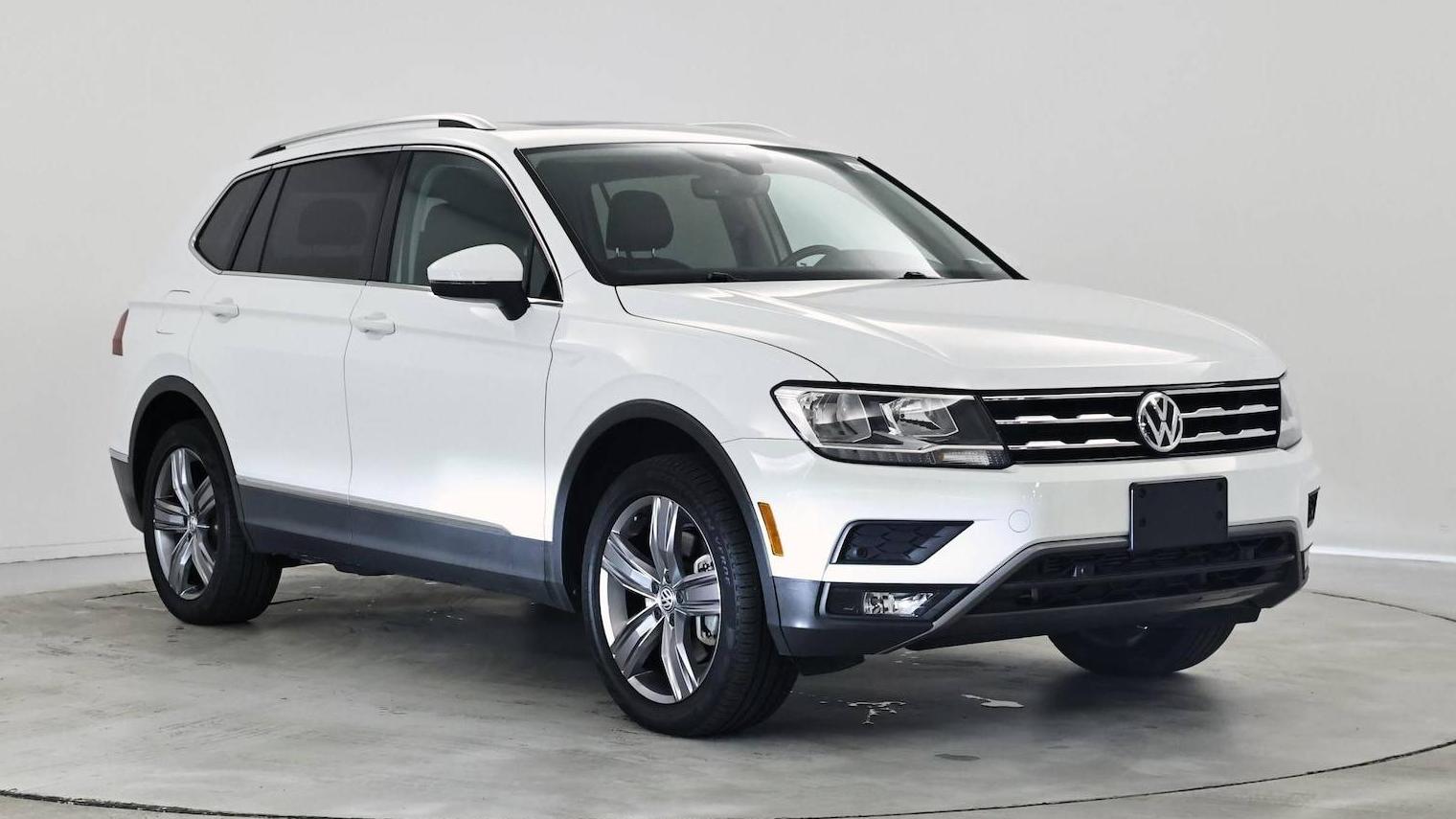 VOLKSWAGEN TIGUAN 2020 3VV2B7AX5LM171644 image