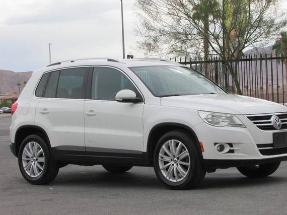VOLKSWAGEN TIGUAN 2011 WVGAV7AX1BW559661 image