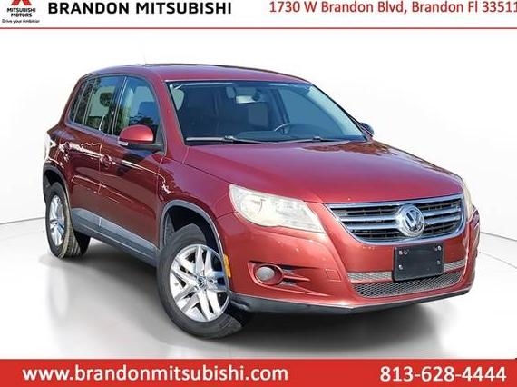 VOLKSWAGEN TIGUAN 2011 WVGAV7AX5BW001098 image