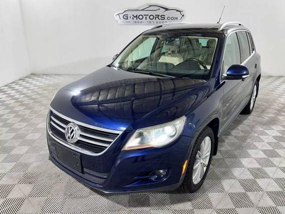 VOLKSWAGEN TIGUAN 2011 WVGBV7AX8BW548984 image