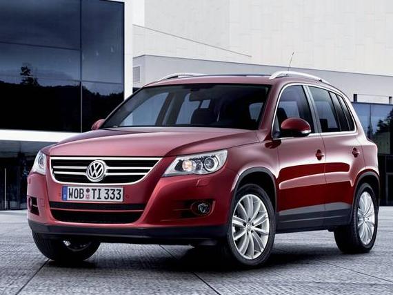 VOLKSWAGEN TIGUAN 2011 WVGAV7AX9BW000696 image