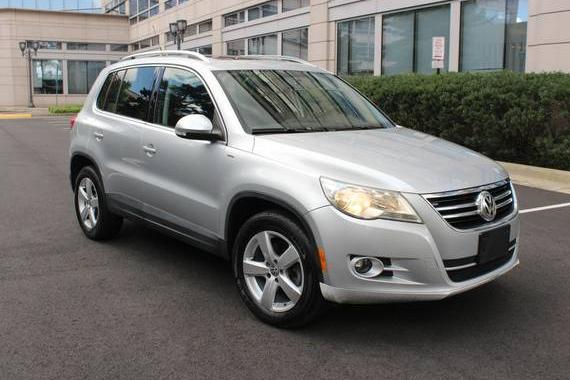 VOLKSWAGEN TIGUAN 2010 WVGAV7AX3AW533061 image
