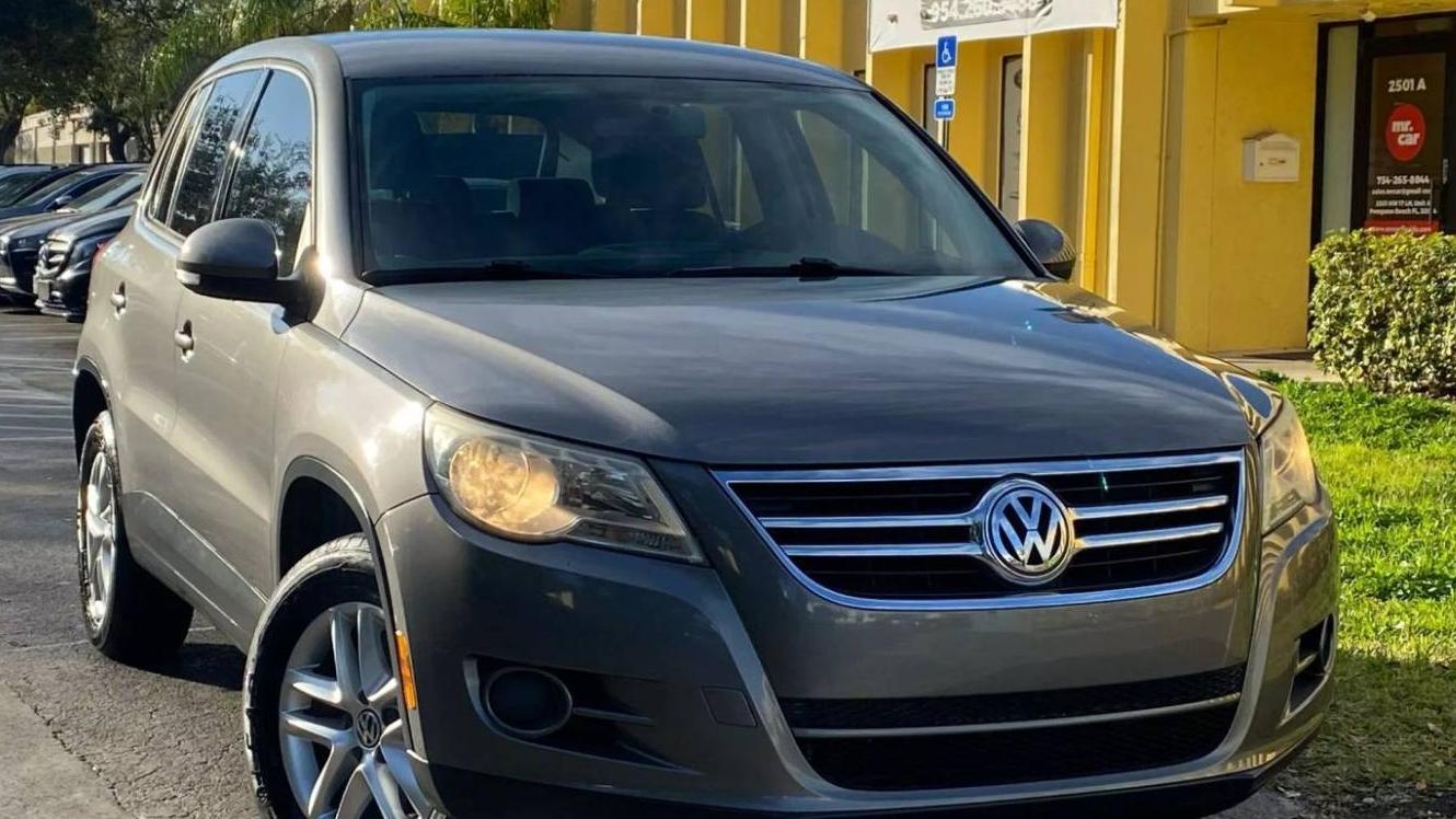 VOLKSWAGEN TIGUAN 2010 WVGAV7AX9AW518788 image