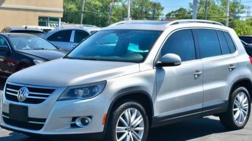 VOLKSWAGEN TIGUAN 2010 WVGBV7AX6AW515044 image