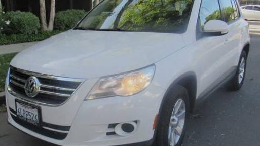 VOLKSWAGEN TIGUAN 2010 WVGAV7AX9AW514417 image