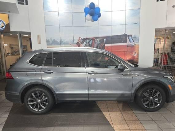 VOLKSWAGEN TIGUAN 2022 3VV3B7AX9NM071652 image