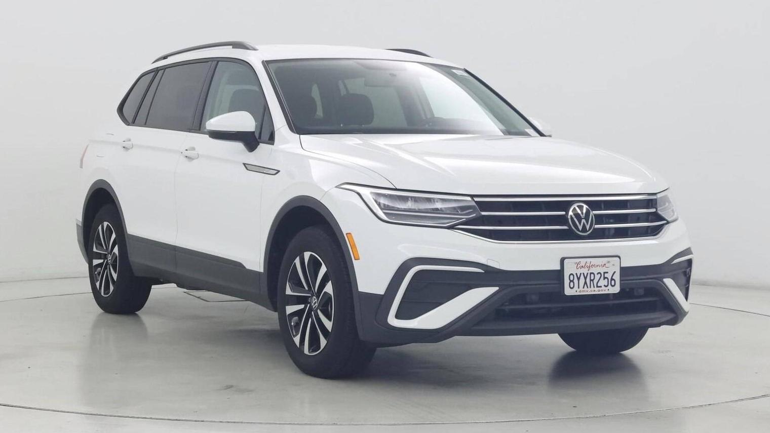 VOLKSWAGEN TIGUAN 2022 3VV1B7AX5NM024156 image