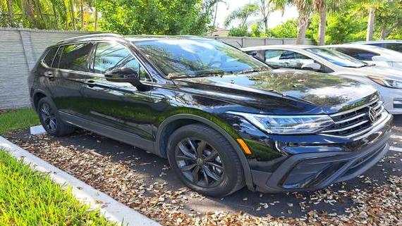 VOLKSWAGEN TIGUAN 2022 3VV3B7AX3NM033558 image