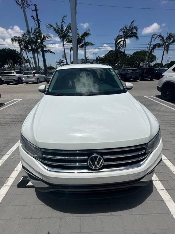 VOLKSWAGEN TIGUAN 2022 3VV1B7AX0NM004042 image