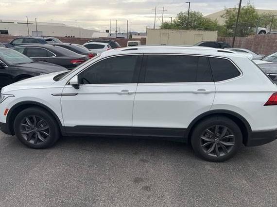 VOLKSWAGEN TIGUAN 2022 3VV3B7AX9NM066239 image