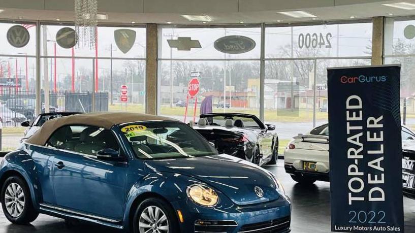 VOLKSWAGEN BEETLE 2019 3VW5DAAT0KM505963 image