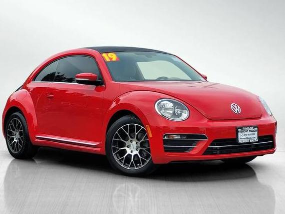 VOLKSWAGEN BEETLE 2019 3VWJD7AT3KM720173 image VOLKSWAGEN BEETLE 2019 3VWJD7AT3KM720173 image