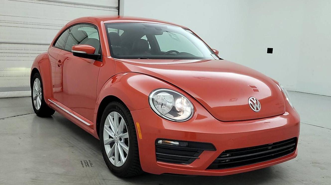 VOLKSWAGEN BEETLE 2018 3VWFD7AT8JM702224 image