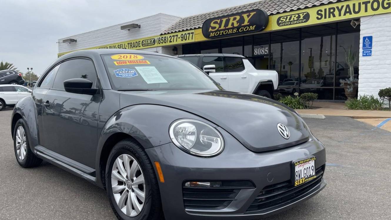 VOLKSWAGEN BEETLE 2018 3VWFD7AT1JM709581 image