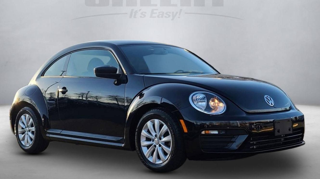 VOLKSWAGEN BEETLE 2018 3VWFD7AT9JM709215 image