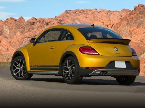 VOLKSWAGEN BEETLE 2018 3VWFD7AT2JM716815 image