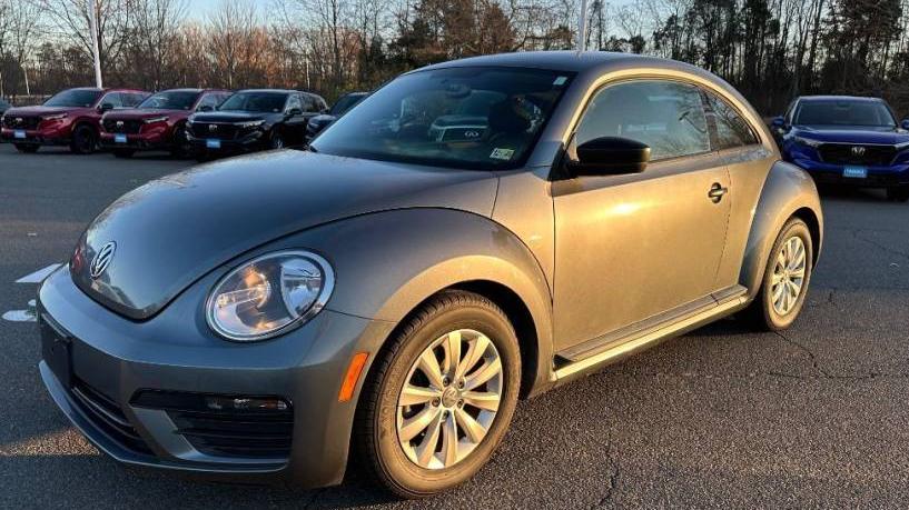 VOLKSWAGEN BEETLE 2018 3VWFD7AT3JM714622 image