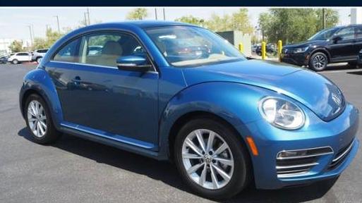 VOLKSWAGEN BEETLE 2018 3VWJD7AT7JM726265 image