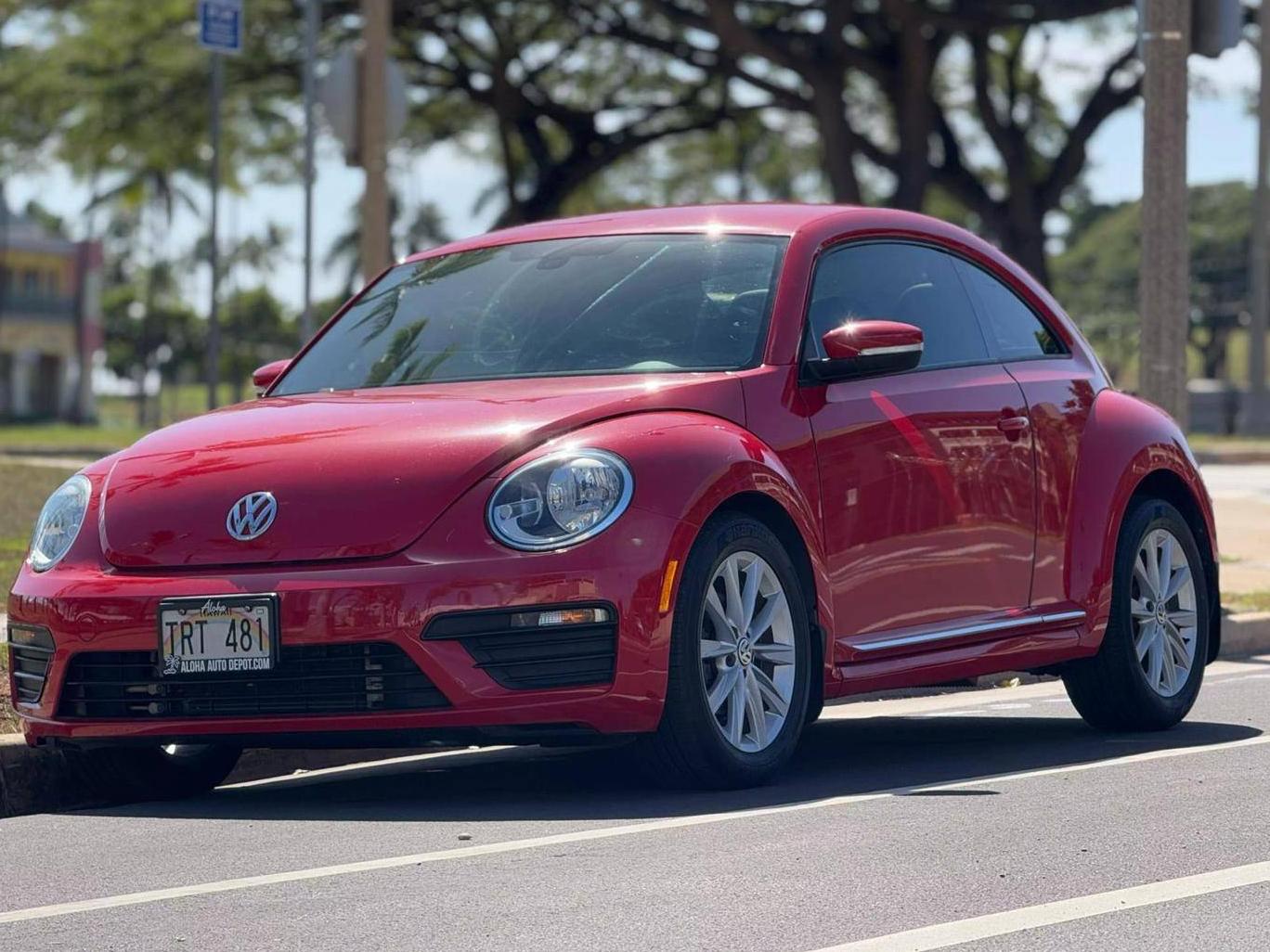 VOLKSWAGEN BEETLE 2018 3VWFD7AT1JM706552 image