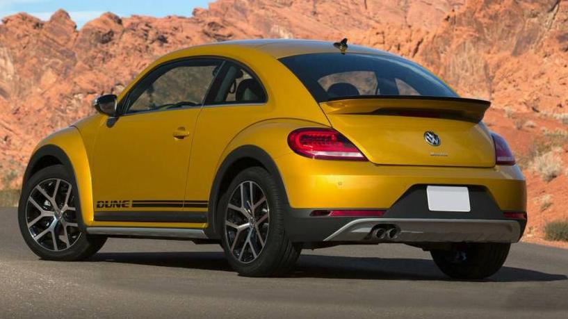 VOLKSWAGEN BEETLE 2018 3VWFD7AT5JM706506 image