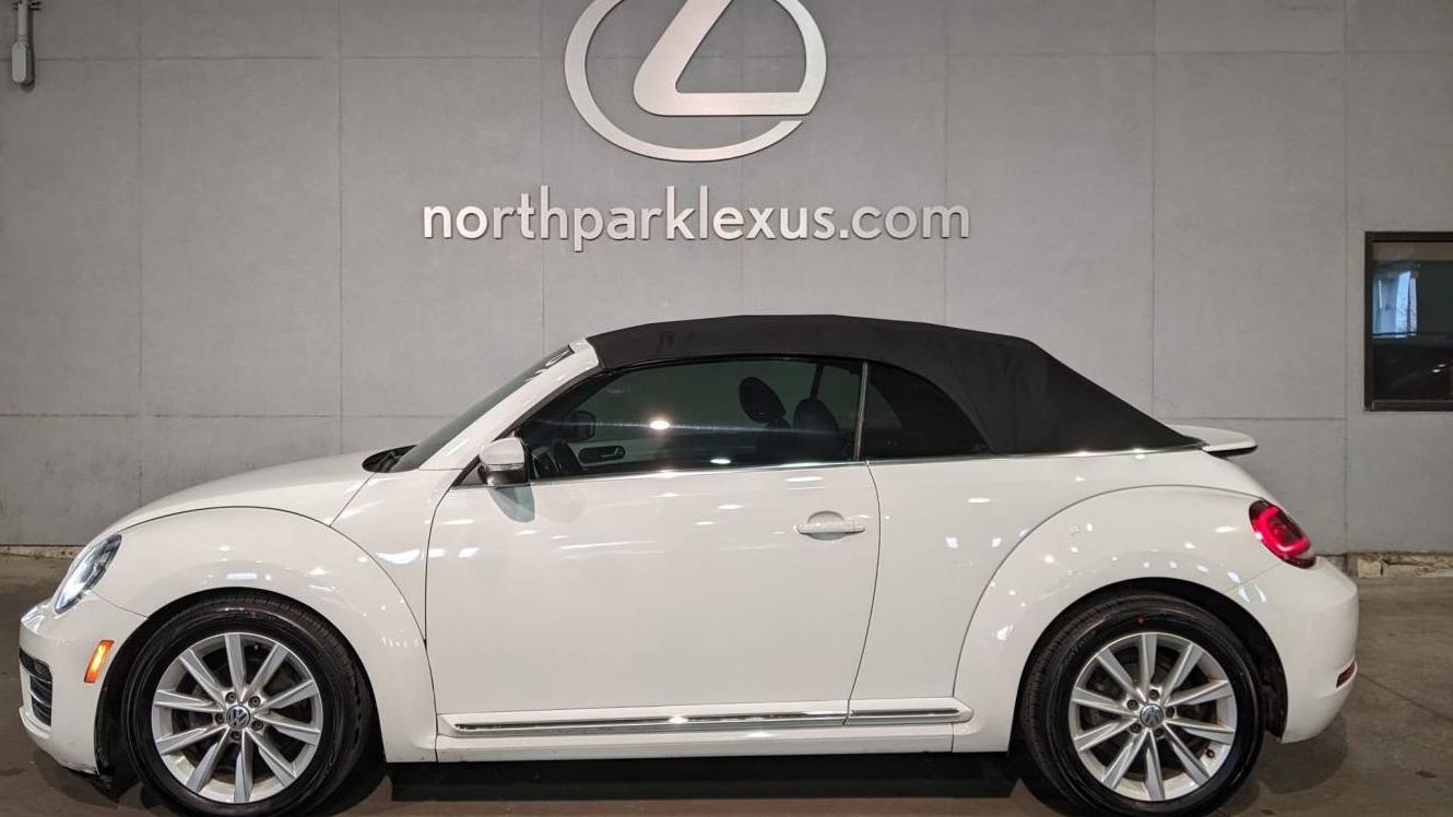 VOLKSWAGEN BEETLE 2017 3VW517AT7HM823048 image