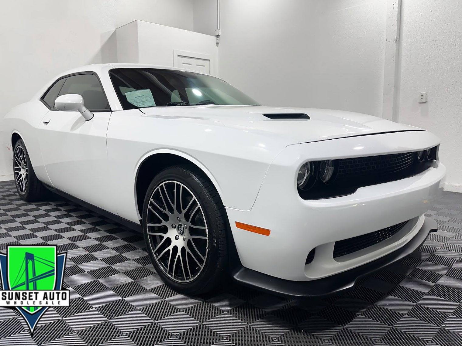 DODGE CHALLENGER 2018 2C3CDZAG2JH132941 image