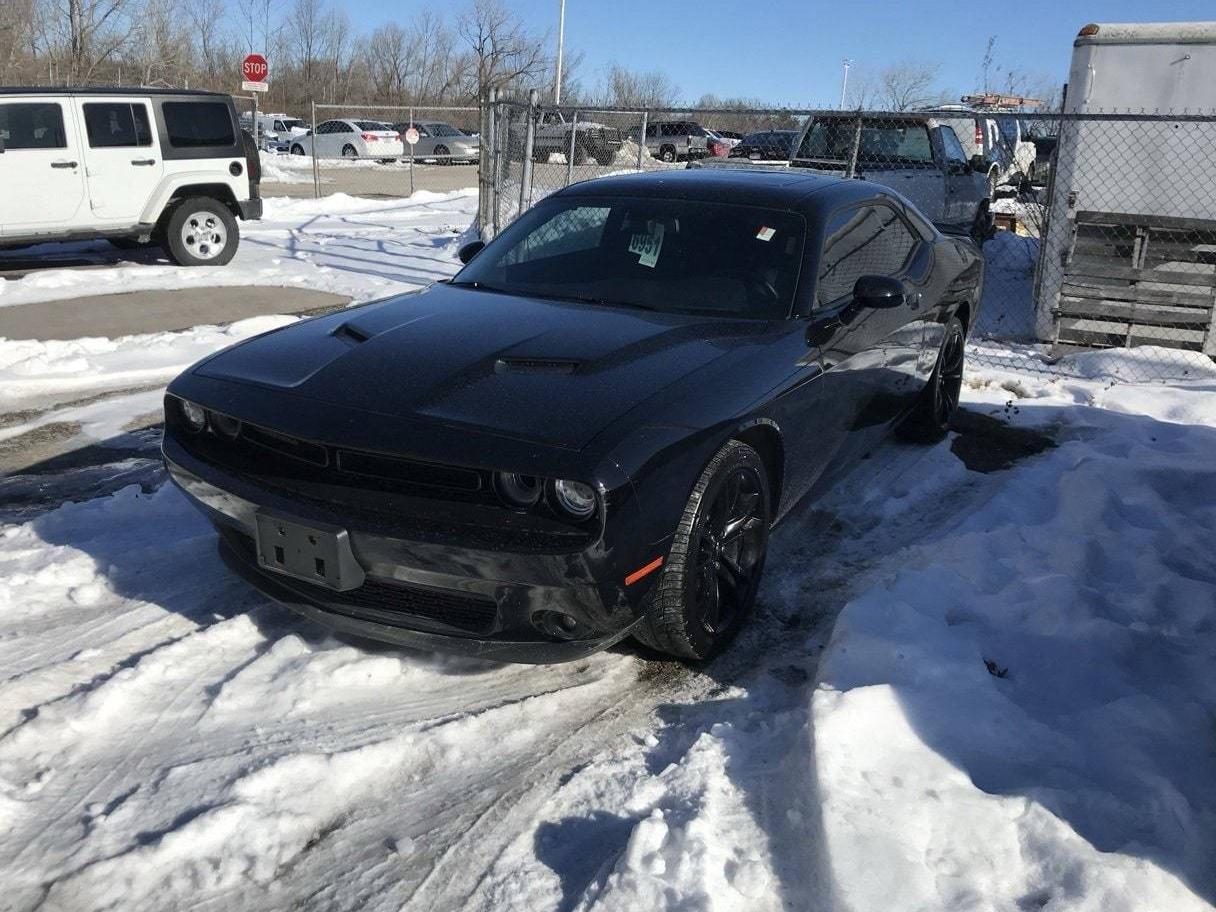 DODGE CHALLENGER 2018 2C3CDZAGXJH333647 image