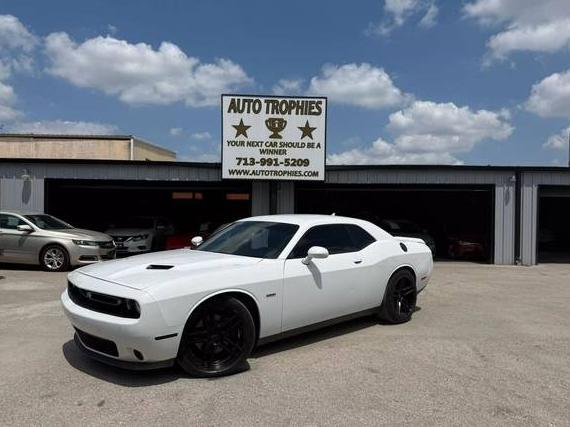 DODGE CHALLENGER 2018 2C3CDZBT0JH233083 image