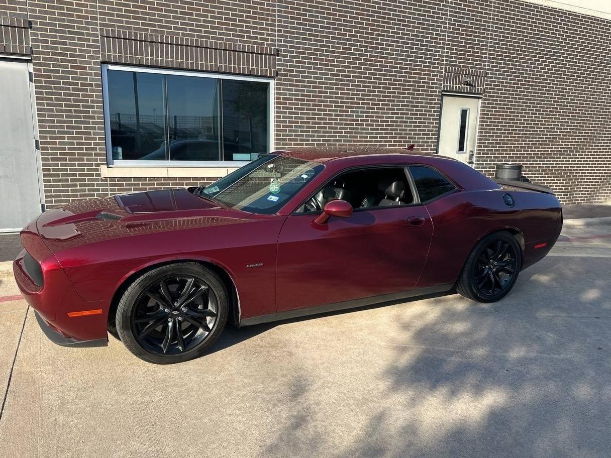 DODGE CHALLENGER 2018 2C3CDZBT1JH168843 image