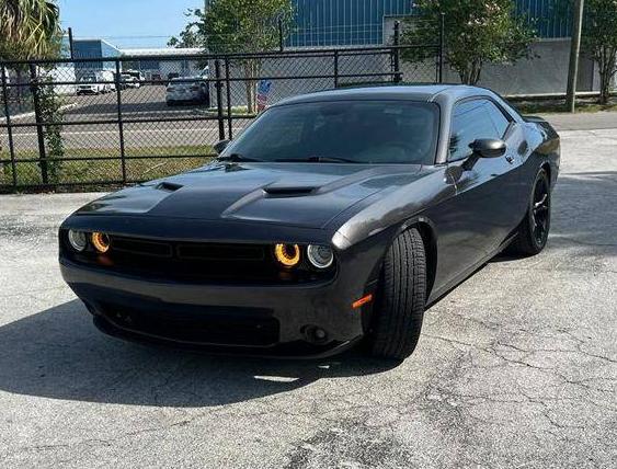 DODGE CHALLENGER 2018 2C3CDZBT8JH216905 image