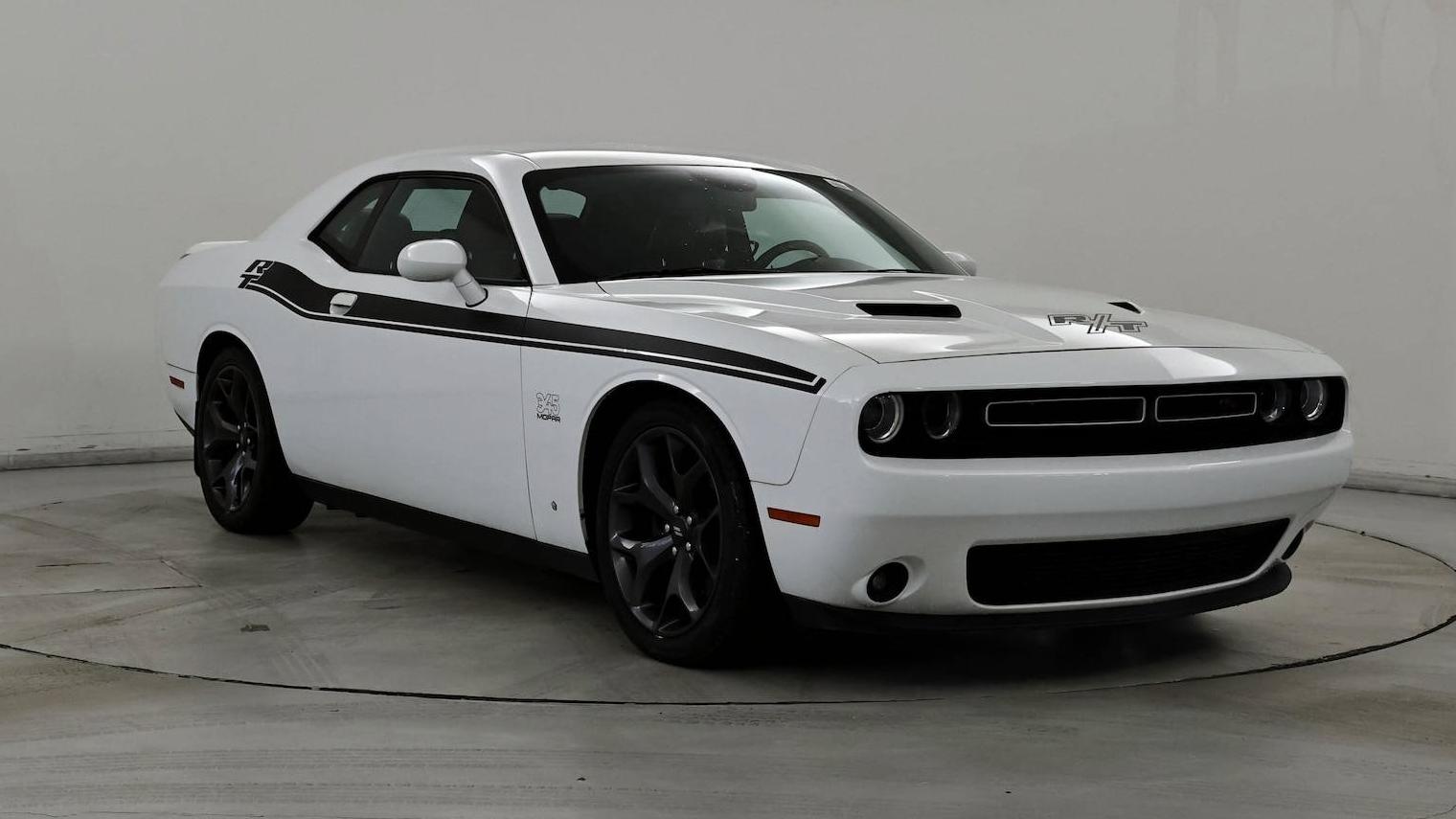 DODGE CHALLENGER 2017 2C3CDZBT9HH664046 image