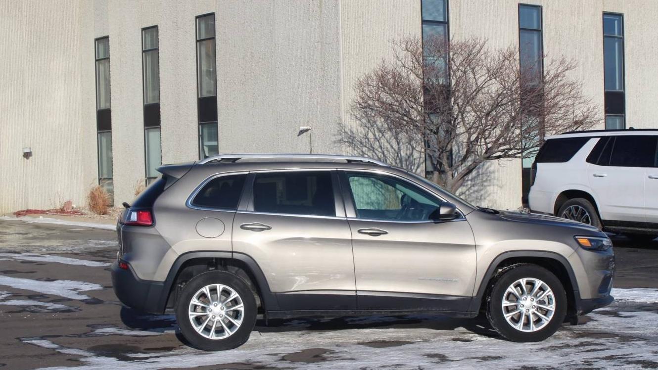 JEEP CHEROKEE 2019 1C4PJLCB9KD242713 image