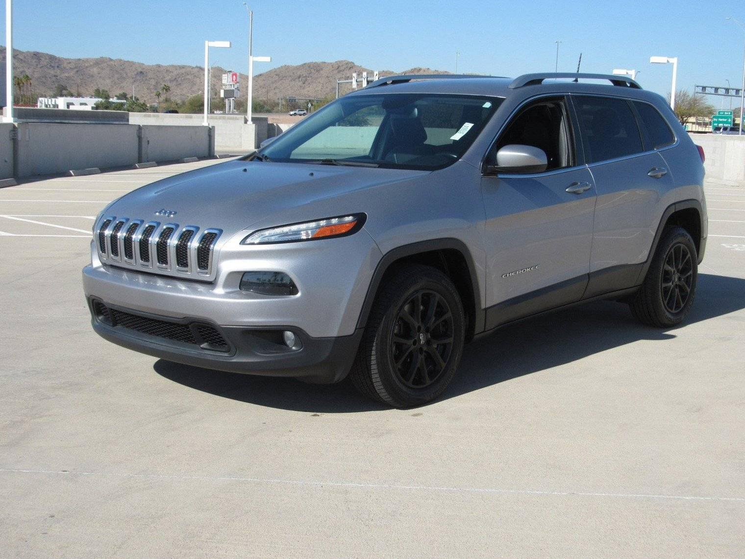 JEEP CHEROKEE 2018 1C4PJLLX6JD510370 image