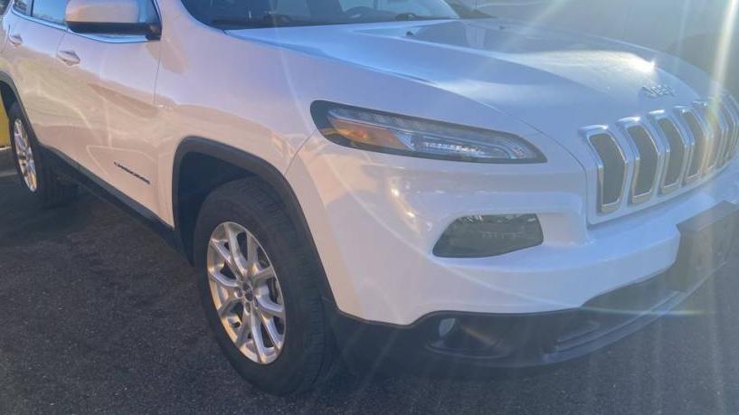 JEEP CHEROKEE 2018 1C4PJMCB2JD570043 image