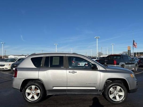 JEEP COMPASS 2016 1C4NJCBA2GD568683 image