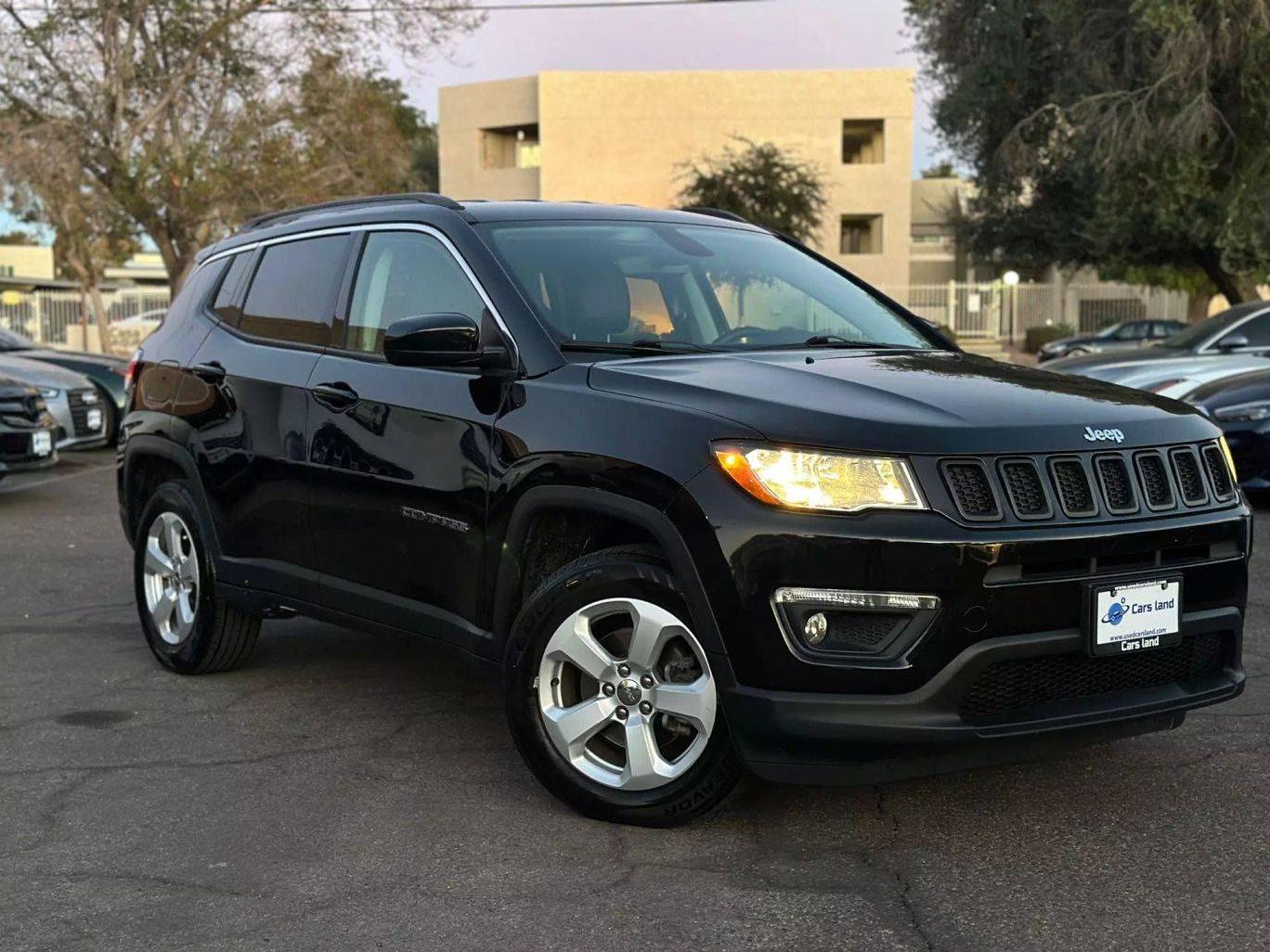 JEEP COMPASS 2019 3C4NJCBB3KT663894 image